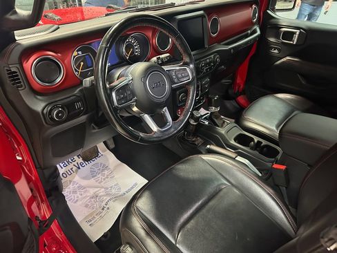 Used 2023 Jeep Wrangler Unlimited Rubicon w/ LED Lighting Group AWD/4WD image 10