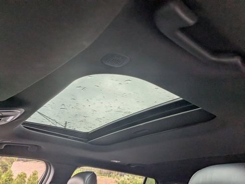 Used 2023 Jeep Grand Cherokee L Laredo image 13