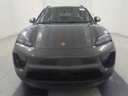 Used 2024 Porsche Macan 4 Electric AWD/4WD image 2
