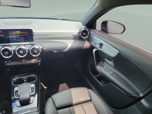 Used 2020 Mercedes-Benz A 220 image 7