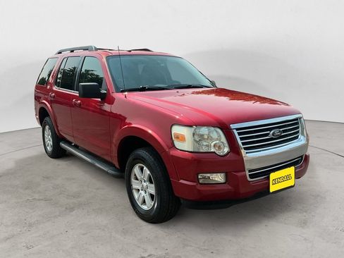 Used 2010 Ford Explorer XLT AWD/4WD image 3