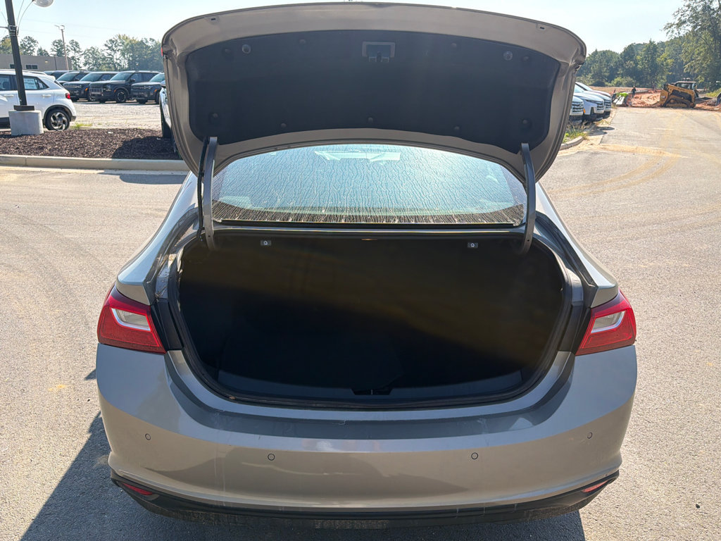 Used 2024 Chevrolet Malibu LT FWD image 18