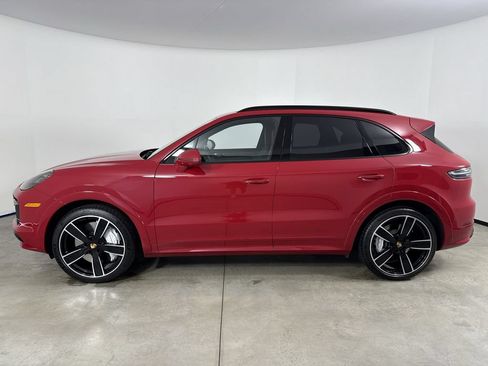 Certified 2023 Porsche Cayenne Turbo AWD/4WD image 2