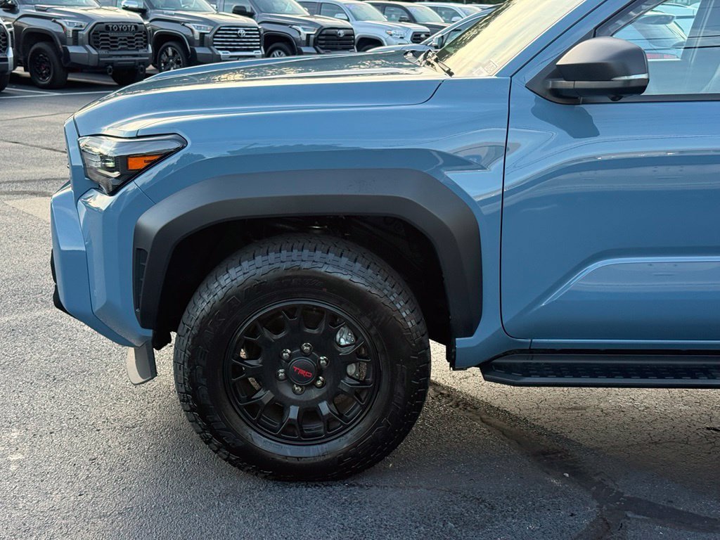 Used 2025 Toyota 4Runner TRD Off-Road Premium AWD/4WD image 2