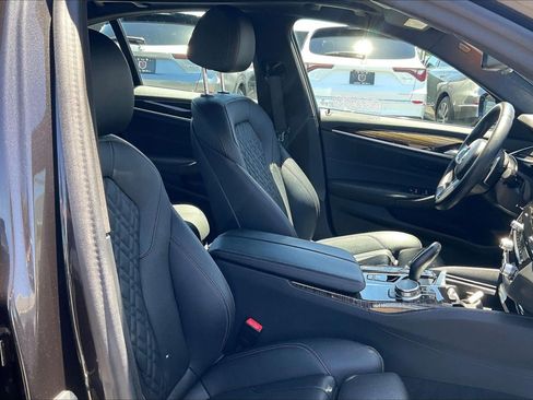 Used 2023 BMW 530e w/ M Sport Package RWD image 7