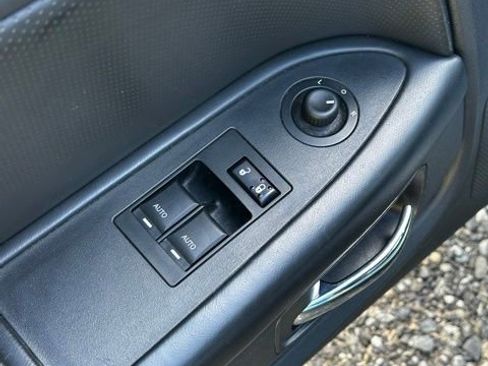 Used 2010 Dodge Challenger R/T RWD image 10