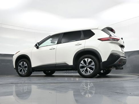Used 2023 Nissan Rogue SV image 40