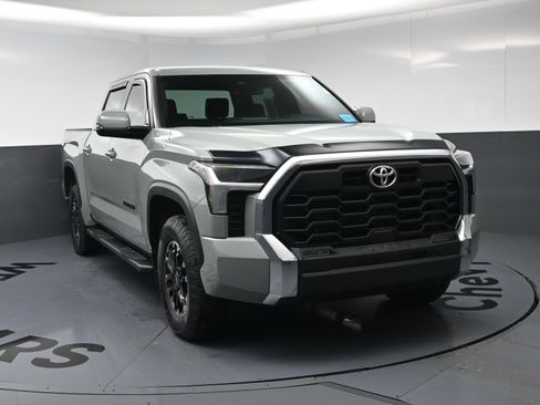 Used 2026 Toyota Tundra SR5 w/ TRD Off-Road Package AWD/4WD image 14
