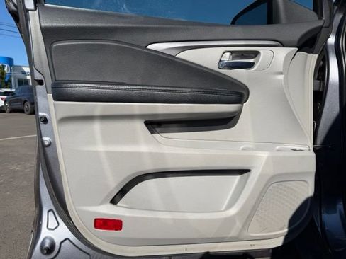 Used 2016 Honda Pilot LX image 16
