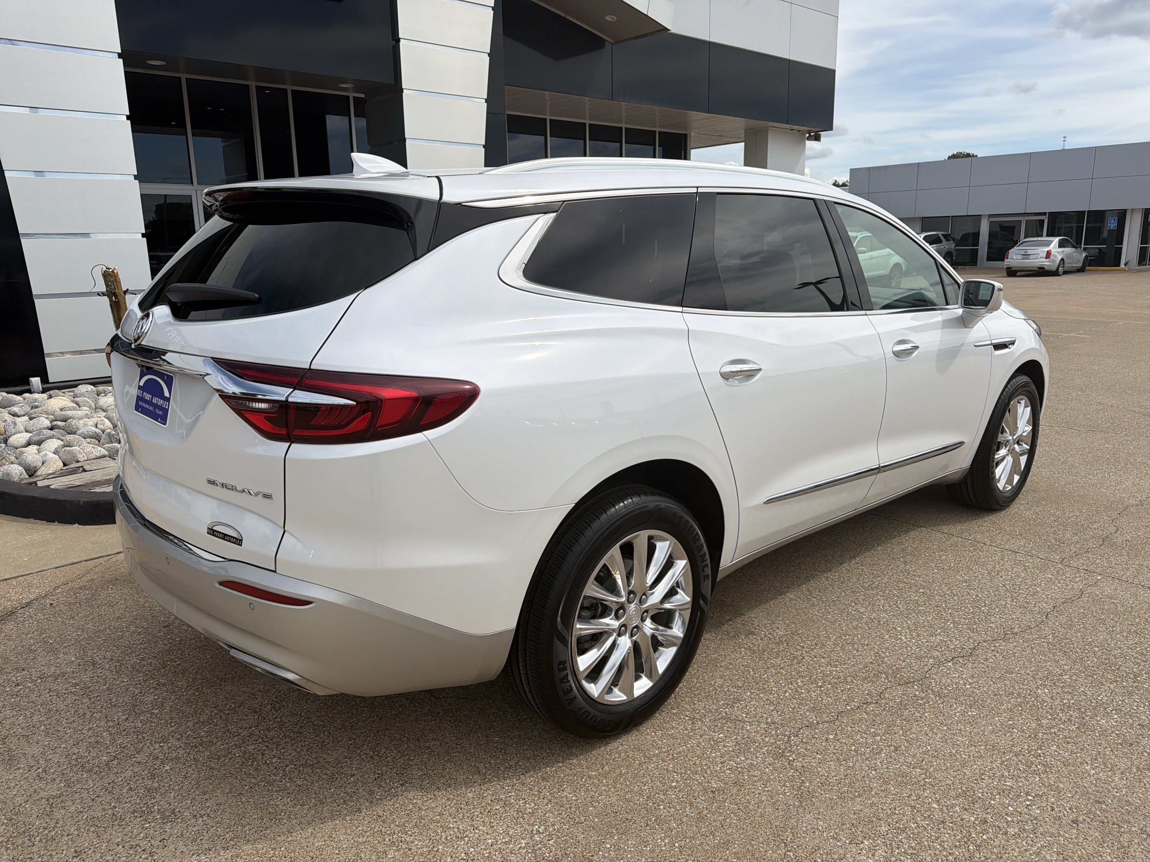 Used 2019 Buick Enclave Premium w/ Trailering Package, 5000 lbs. FWD image 3