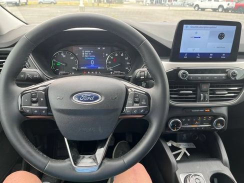 Used 2022 Ford Escape SEL w/ Class II Trailer Tow Package AWD/4WD image 10