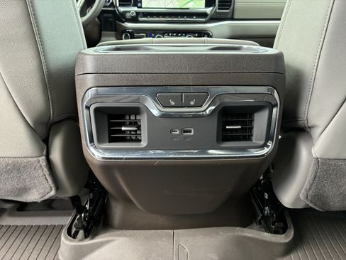 Used 2025 Chevrolet Silverado 1500 LTZ AWD/4WD image 18