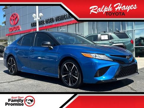Used 2020 Toyota Camry XSE image 1