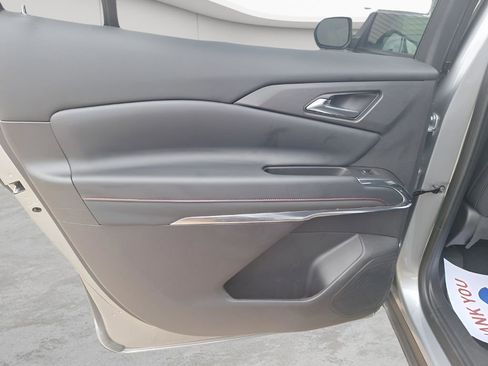 Used 2025 Chevrolet Traverse Z71 image 17