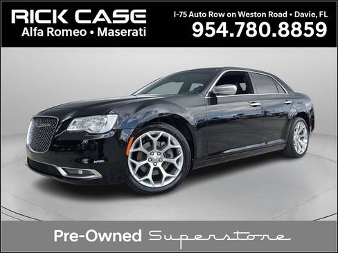 Used 2020 Chrysler 300 C image 1