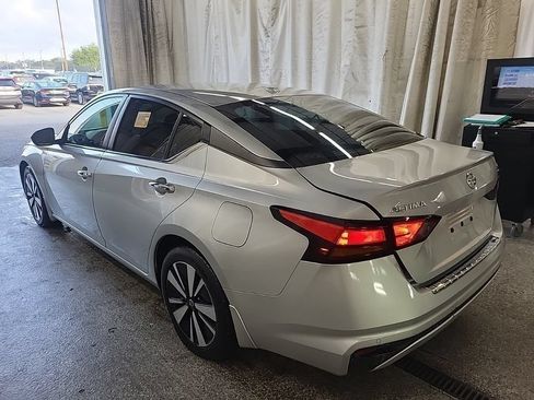 Used 2021 Nissan Altima 2.5 SV FWD image 5