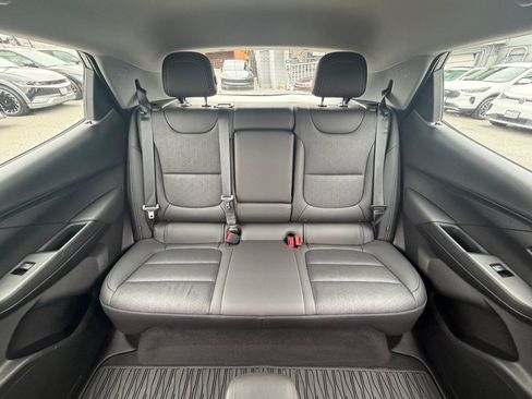Used 2023 Chevrolet Bolt LT w/ Infotainment Package FWD image 37