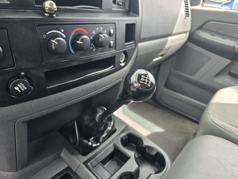 Used 2008 Dodge Ram 1500 Truck ST image 11