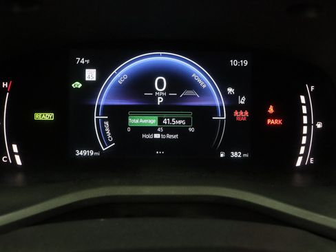 Used 2025 Toyota Camry LE FWD image 36