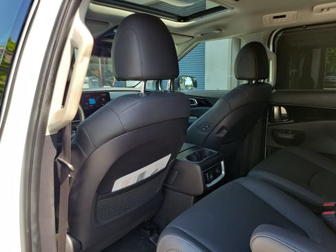 Certified 2026 Kia Carnival SX Prestige FWD image 13