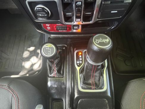 Used 2019 Jeep Wrangler Unlimited Rubicon AWD/4WD image 46