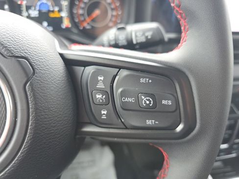 Used 2025 Jeep Wrangler Unlimited Rubicon image 23