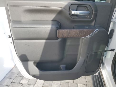 Used 2023 GMC Sierra 2500 Denali w/ Denali Ultimate Package image 10