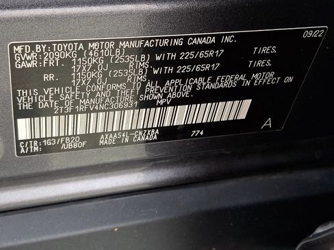 Used 2022 Toyota RAV4 LE w/ Carpet Mat Package (TMS) AWD/4WD image 28