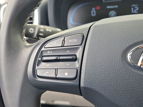 Certified 2024 Hyundai Venue Limited FWD image 22