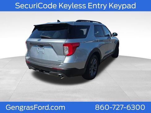 Used 2022 Ford Explorer XLT w/ Equipment Group 202A image 9