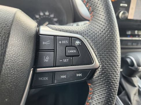 Certified 2022 Toyota Sienna XSE FWD image 29