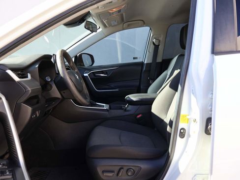 Used 2021 Toyota RAV4 XLE w/ Carpet Mat Package (TMS) image 8