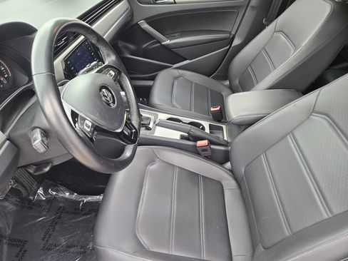 Used 2020 Volkswagen Passat 2.0T SE FWD image 16