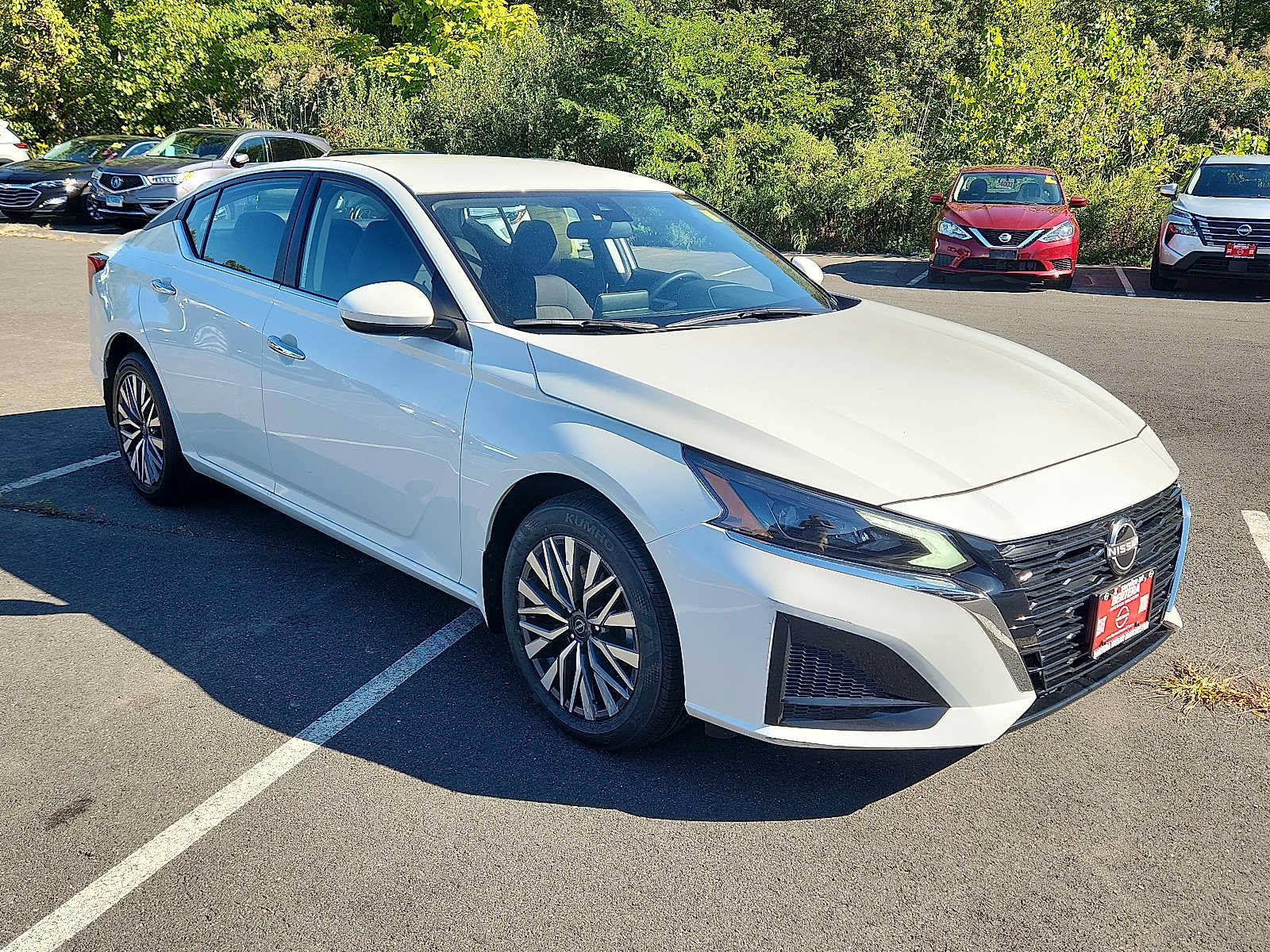 Used 2023 Nissan Altima 2.5 SV AWD/4WD image 3