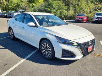 Used 2023 Nissan Altima 2.5 SV video 3