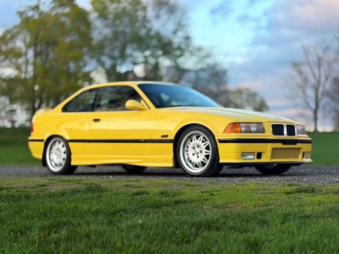 Used 1995 BMW M3 Coupe RWD image 2
