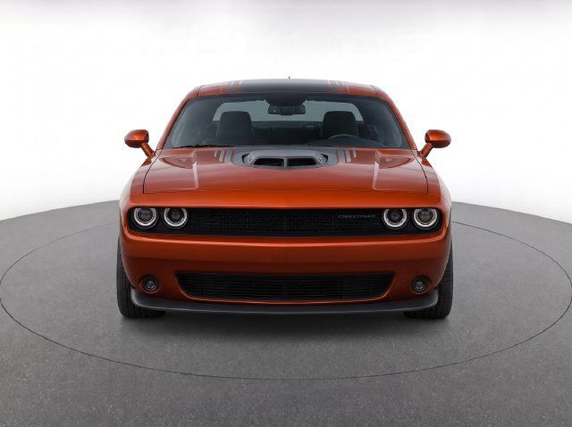 Used 2016 Dodge Challenger R/T RWD image 8