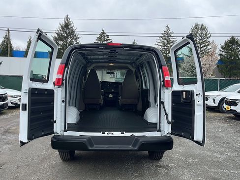 New 2025 Chevrolet Express 2500 RWD image 9