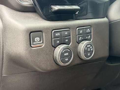 Used 2024 Chevrolet Silverado 1500 High Country w/ Technology Package AWD/4WD image 25