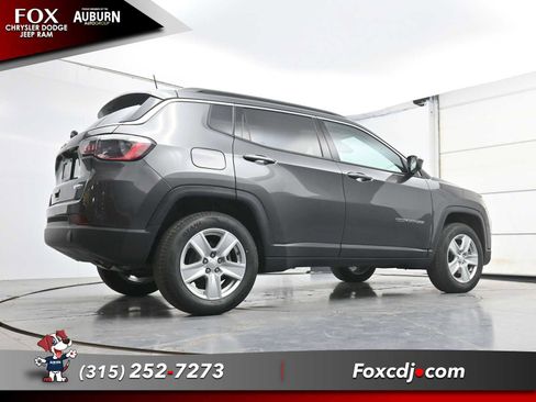 Used 2022 Jeep Compass Latitude w/ Convenience Group AWD/4WD image 23