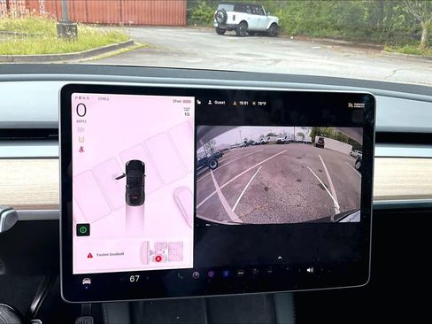 Used 2022 Tesla Model Y Long Range AWD/4WD image 25