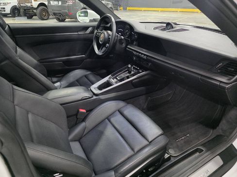Used 2020 Porsche 911 Carrera w/ Sport Chrono Package RWD image 29