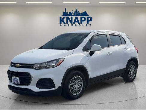 Used 2018 Chevrolet Trax LS FWD image 1