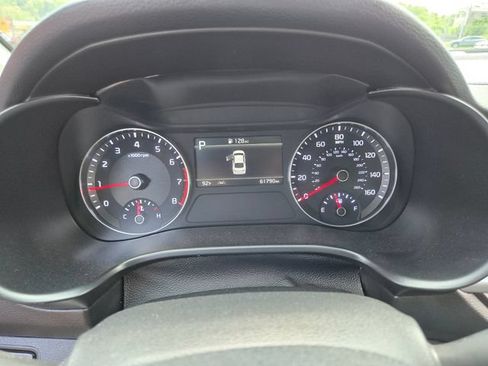 Used 2024 Kia Forte LXS w/ LXS Technology Package FWD image 32