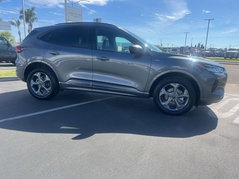 Used 2024 Ford Escape ST-Line image 8