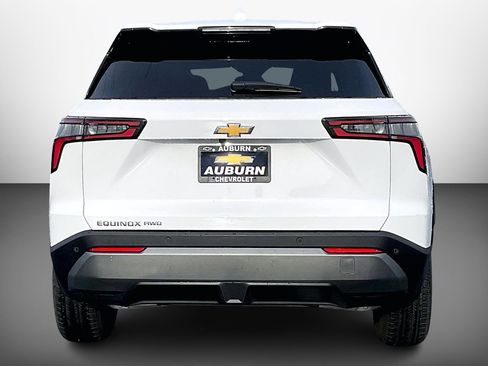 Used 2025 Chevrolet Equinox LT image 4
