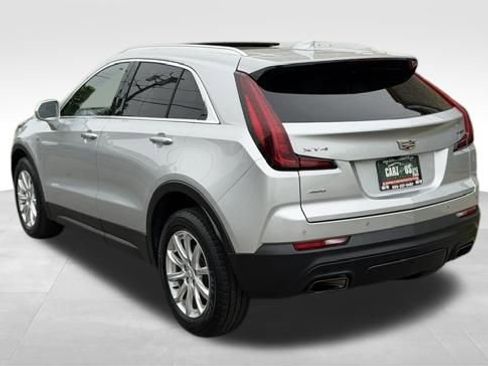 Used 2019 Cadillac XT4 Luxury w/ Cold Weather Package AWD/4WD image 9