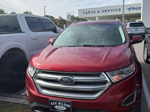 Used 2015 Ford Edge Titanium w/ Technology Package image 2