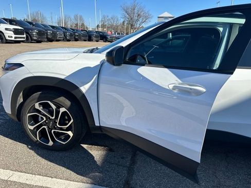 Used 2024 Chevrolet Trax RS w/ Sunroof Package image 21