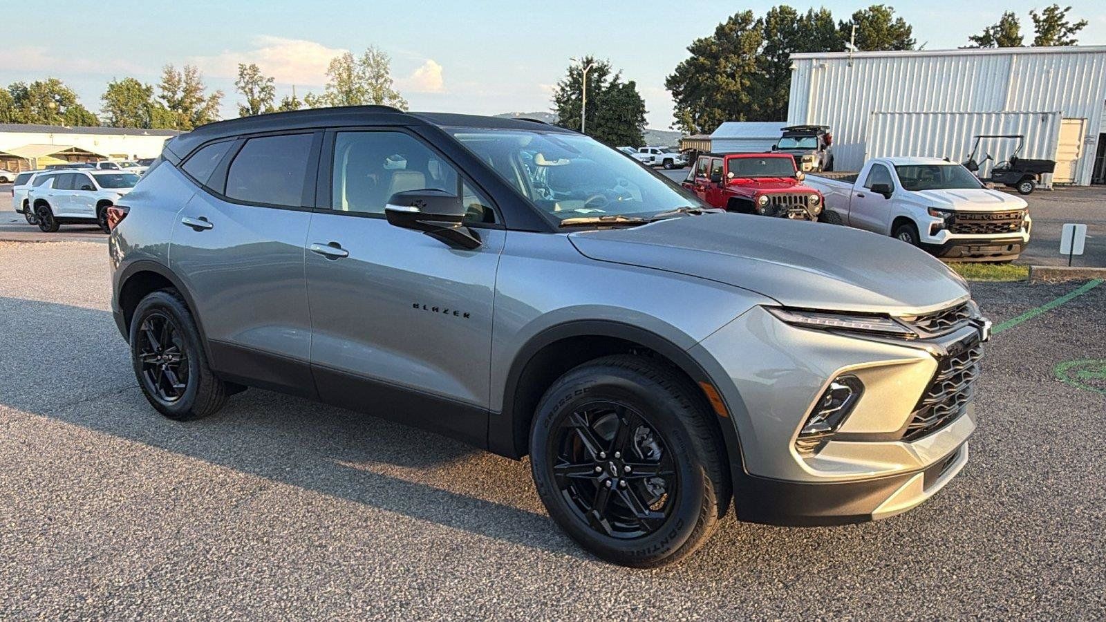 New 2026 Chevrolet Blazer LT w/ Midnight/Sport Edition FWD image 5